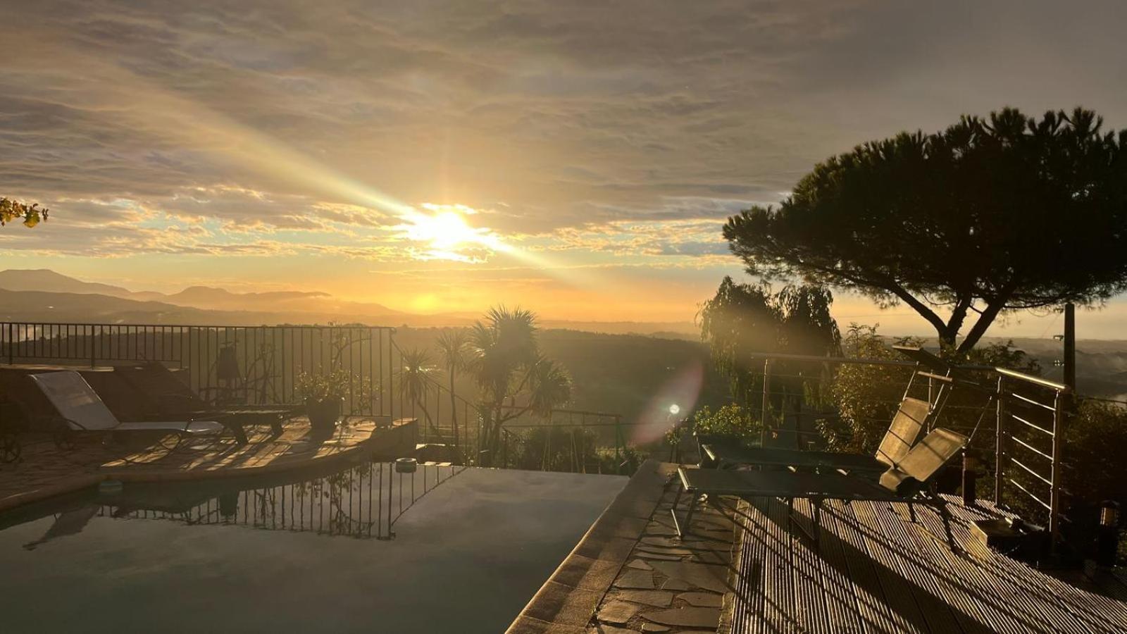 "Aux Balcons Du Riou" Avec Vue Mer 180 Degres Vence Bagian luar foto